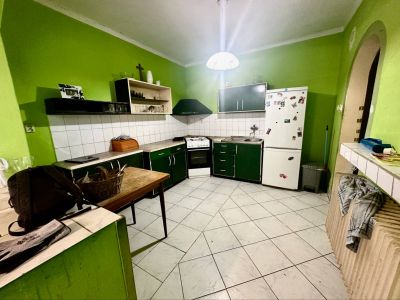 FOX * Starší rodinný dom na veľkom pozemku 1273 m2 * Brestovany