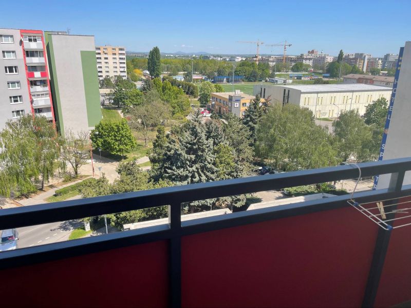 FOX - garsónka * ulica V. Clementisa * výborná lokalita - 4