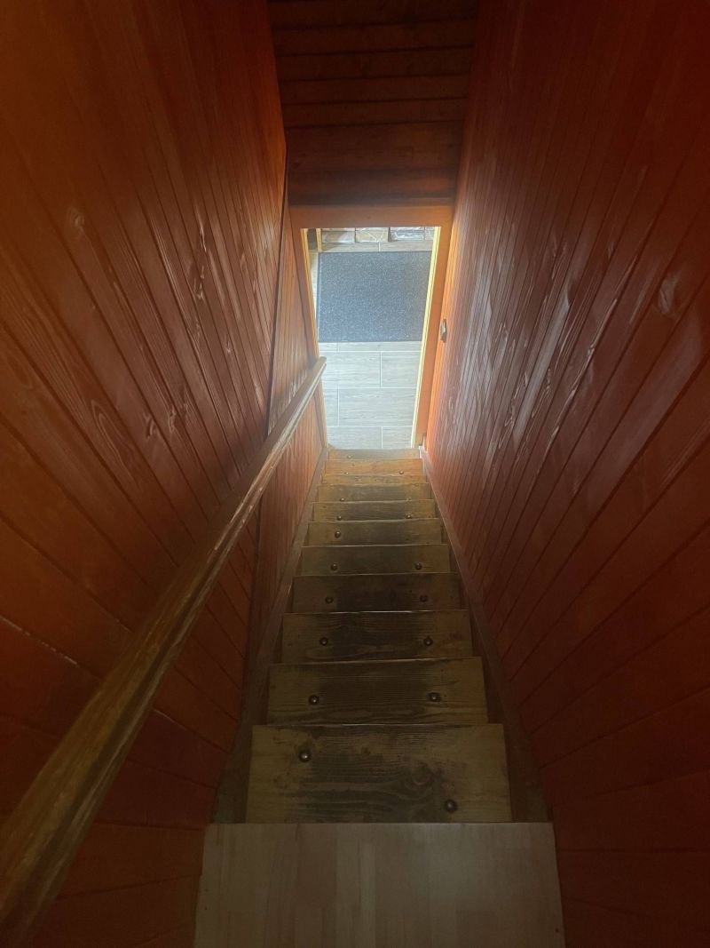 FOX - Ponúkame na predaj prerobenú chatu na Bezovci - 16