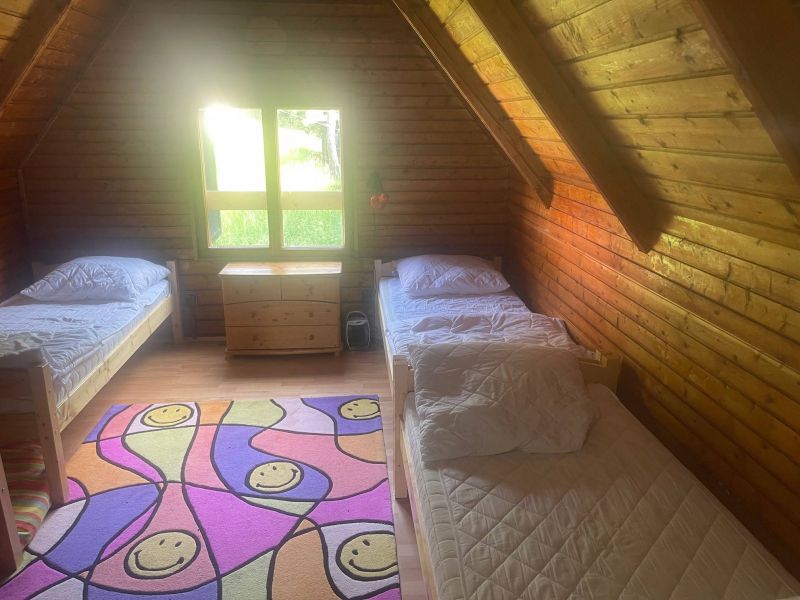 FOX - Ponúkame na predaj prerobenú chatu na Bezovci - 10