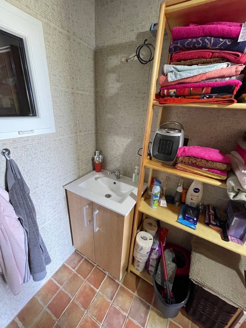 FOX - Ponúkame na predaj prerobenú chatu na Bezovci - 18