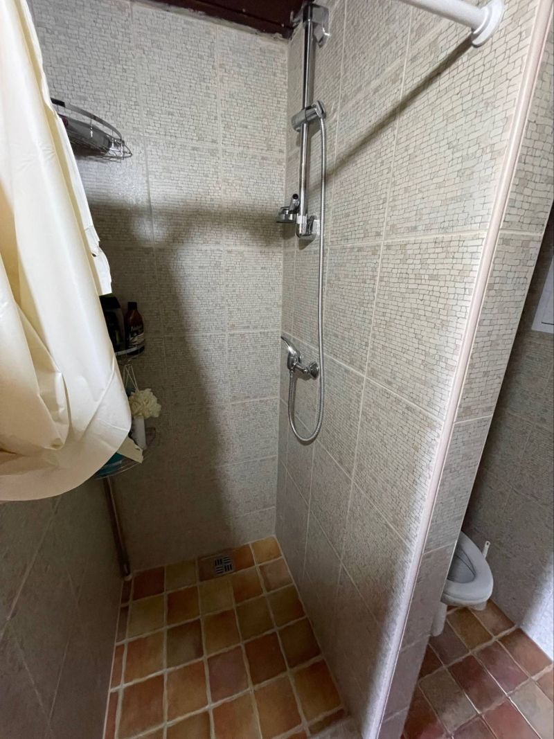 FOX - Ponúkame na predaj prerobenú chatu na Bezovci - 15