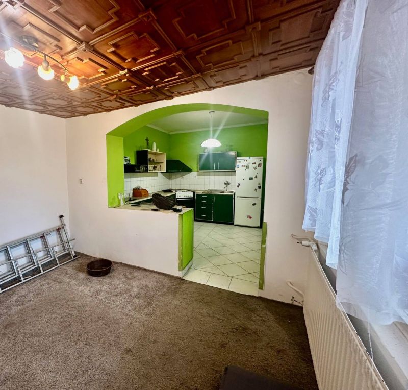 FOX * Starší rodinný dom na veľkom pozemku 1273 m2 * Brestovany - 3