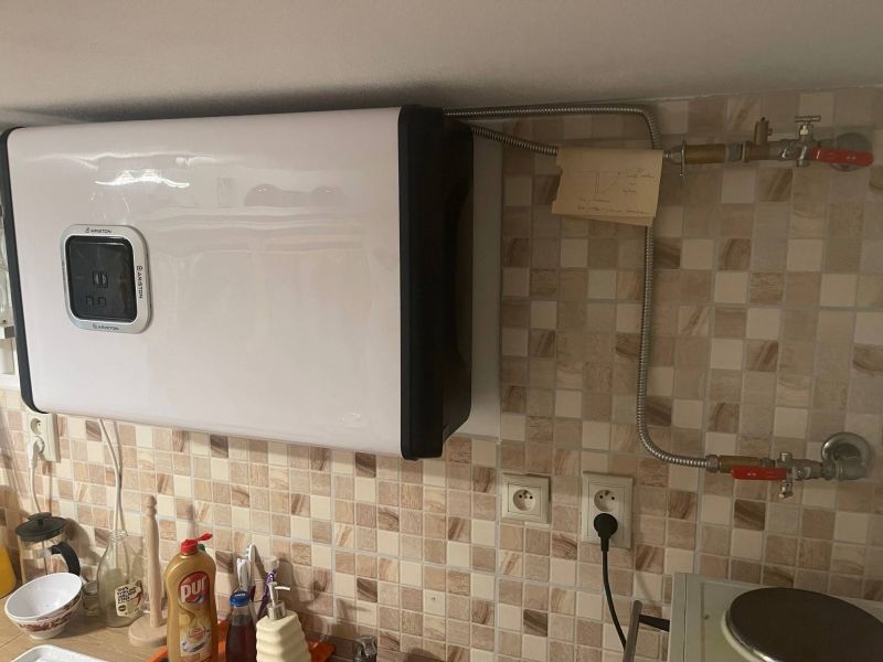 FOX - Ponúkame na predaj murovanú chatu na Dobrej Vode - 14