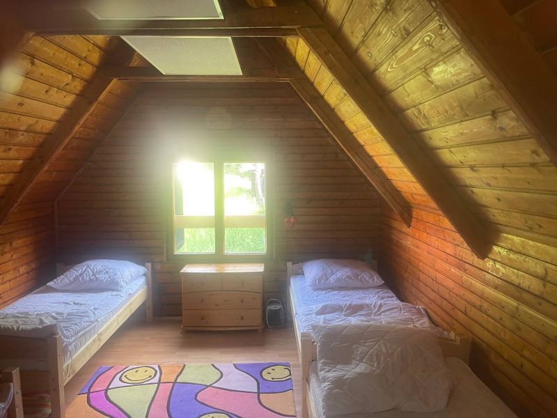 FOX - Ponúkame na predaj prerobenú chatu na Bezovci - 12