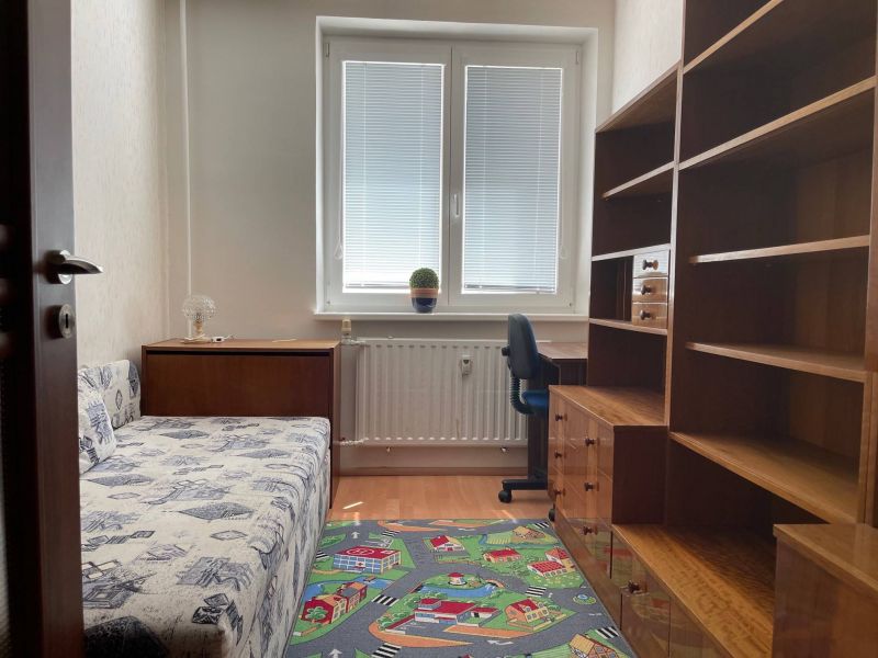 FOX - * 3 izbový byt so zariadením * Jiráskova ulica * - 8