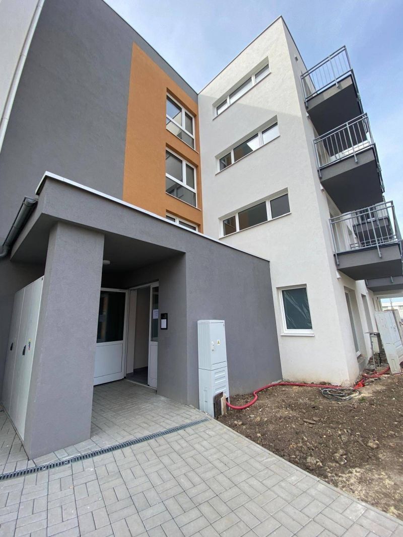 FOX - 1 izbový byt s balkónom v štandarde s kuchynskou linkou - 3