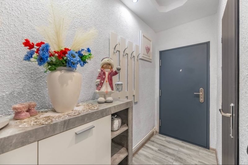 PREDAJ 4i priestranný byt s garážou, Štefanová okr.Pezinok, výborná cena! - 6