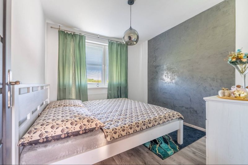 PREDAJ 4i priestranný byt s garážou, Štefanová okr.Pezinok, výborná cena! - 16