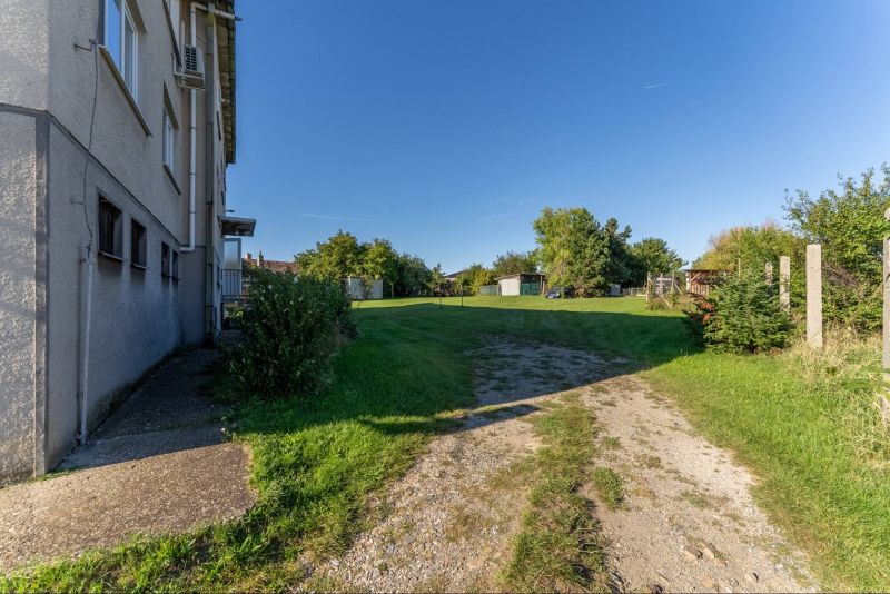 PREDAJ 4i priestranný byt s garážou, Štefanová okr.Pezinok, výborná cena! - 25