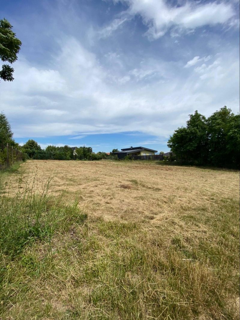 FOX - Ideálny pozemok pre rodinný dom v rozvíjajúcej sa časti obce Budmerice - 3