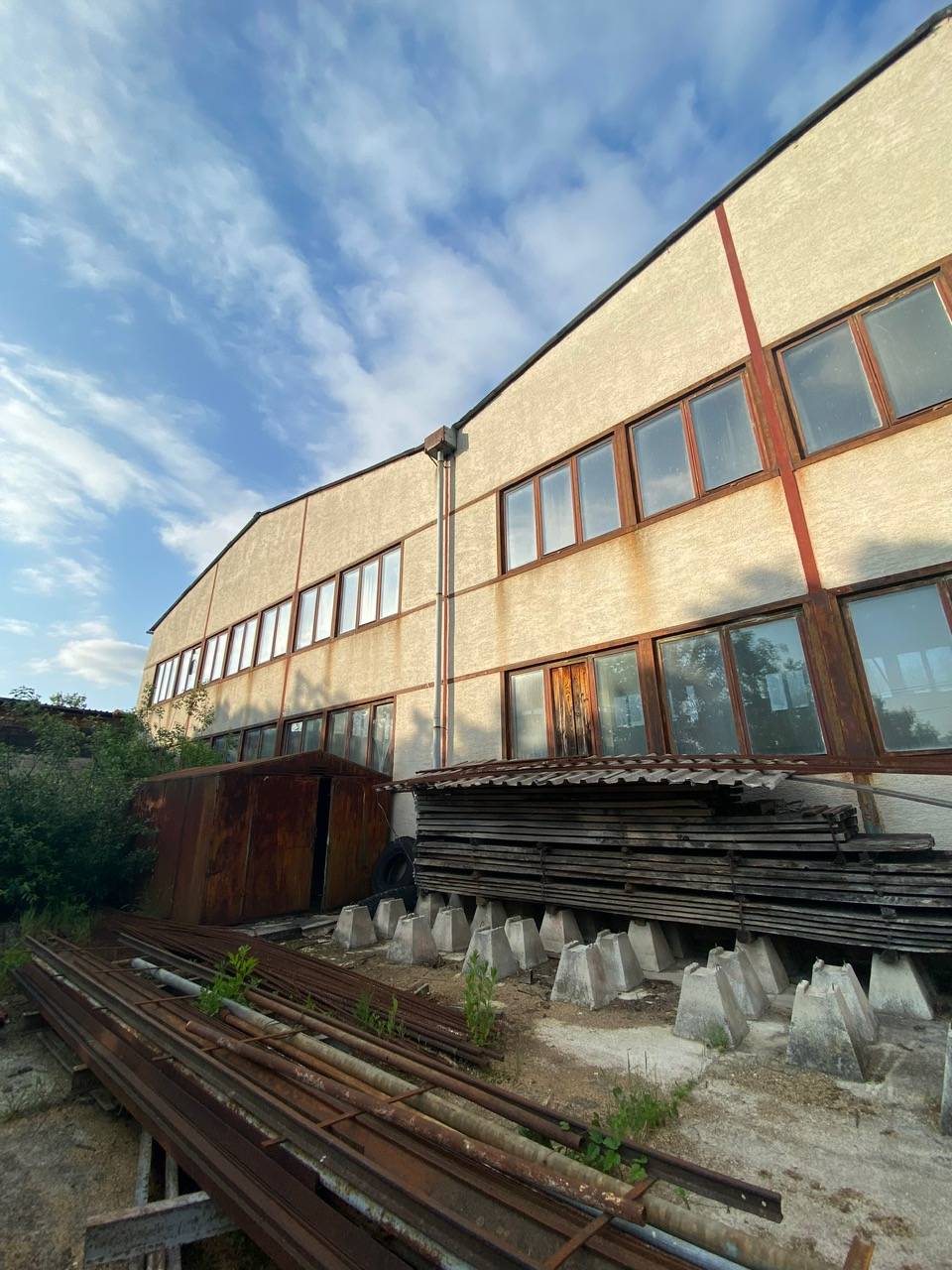FOX - Výrobno-skladový objekt s rozľahlým pozemkom, Chtelnica okr. Piešťany